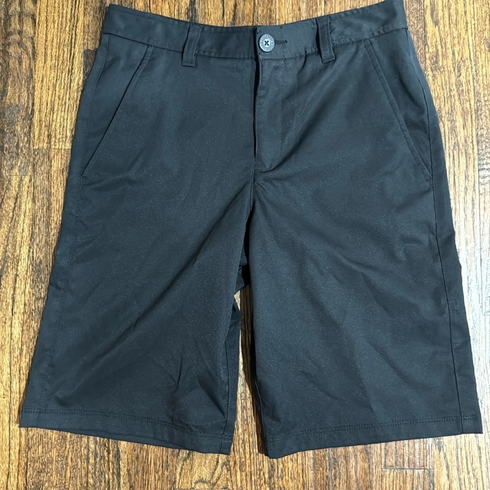 Under Armour Boys  Black Short - 16